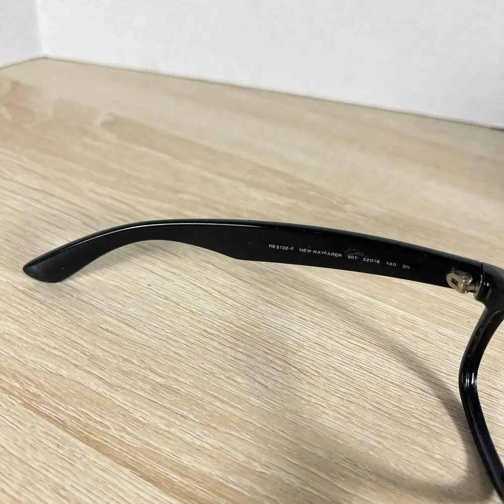 Ray-Ban RB2132-F New Wayfarer 901 Sunglasses Polished Black Frames 52-18 Italy